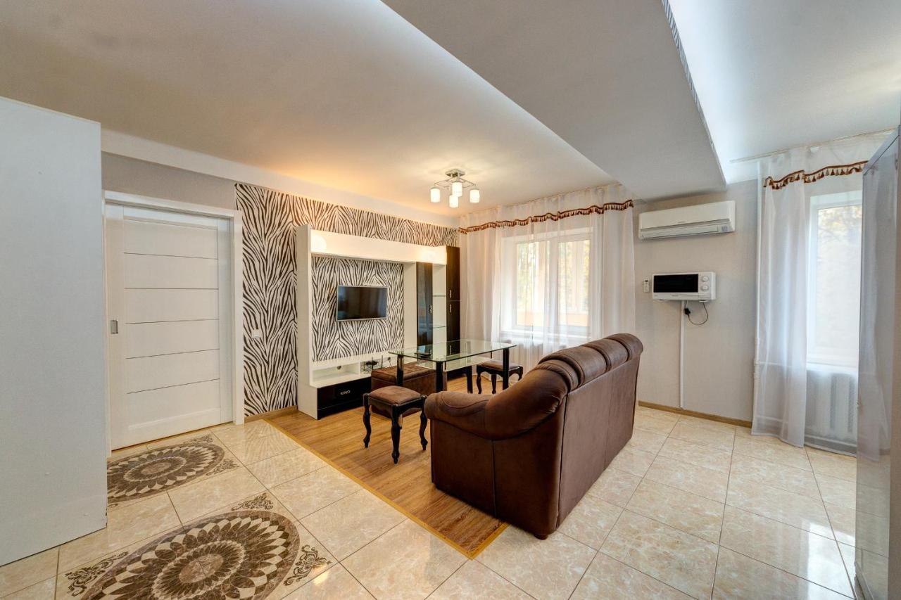 Excellent Apartment Druzhby Narodov Boulevard 3A. Lybedskaya Metro Station Kiev Esterno foto