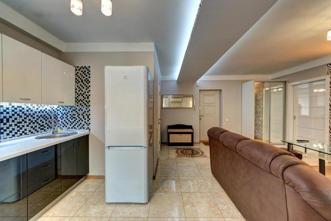 Excellent Apartment Druzhby Narodov Boulevard 3A. Lybedskaya Metro Station Kiev Esterno foto