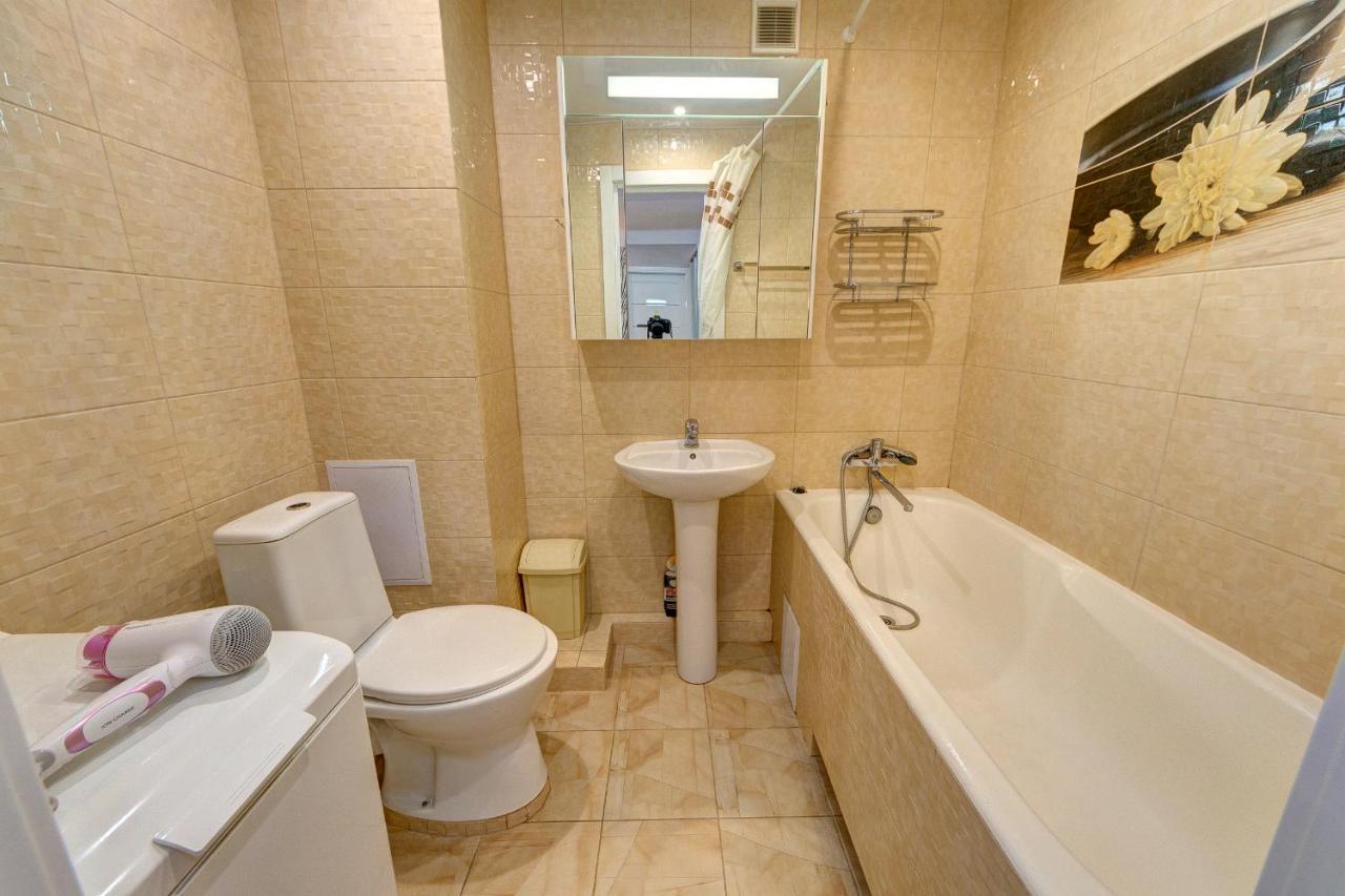 Excellent Apartment Druzhby Narodov Boulevard 3A. Lybedskaya Metro Station Kiev Esterno foto