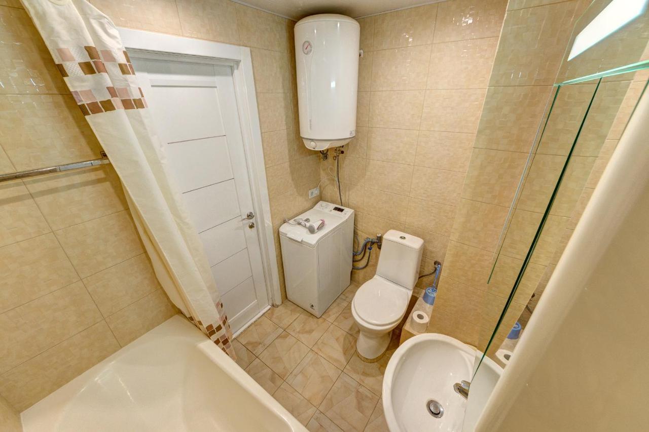 Excellent Apartment Druzhby Narodov Boulevard 3A. Lybedskaya Metro Station Kiev Esterno foto